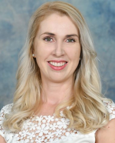 izr. prof. dr. DARJA ANTOLIN DREŠAR